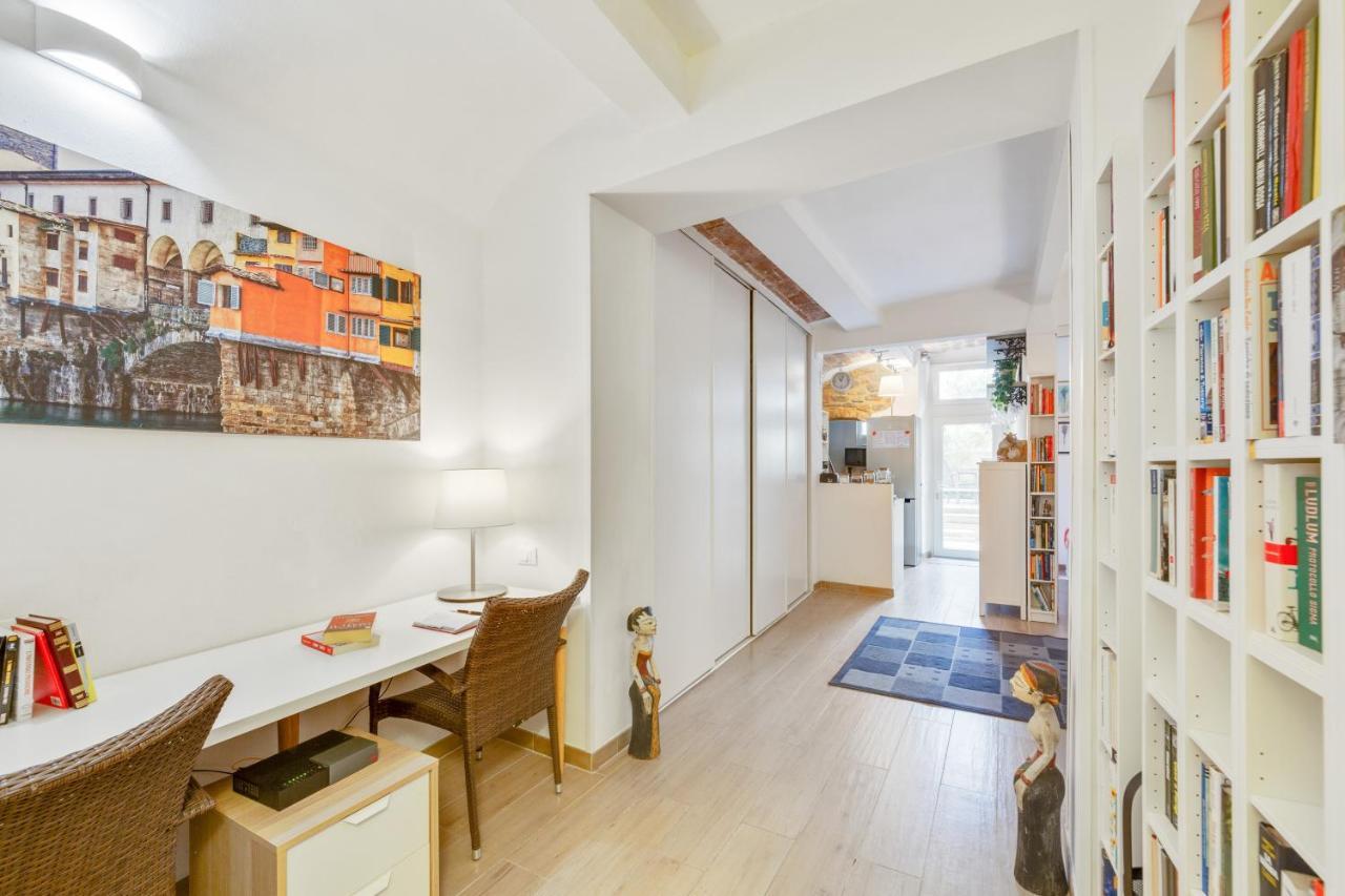 פירנצה Oltrarno Bright Apartment Con Patio Privato מראה חיצוני תמונה
