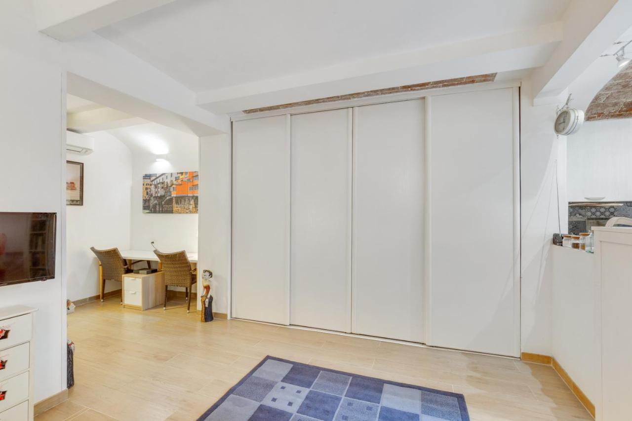 פירנצה Oltrarno Bright Apartment Con Patio Privato מראה חיצוני תמונה